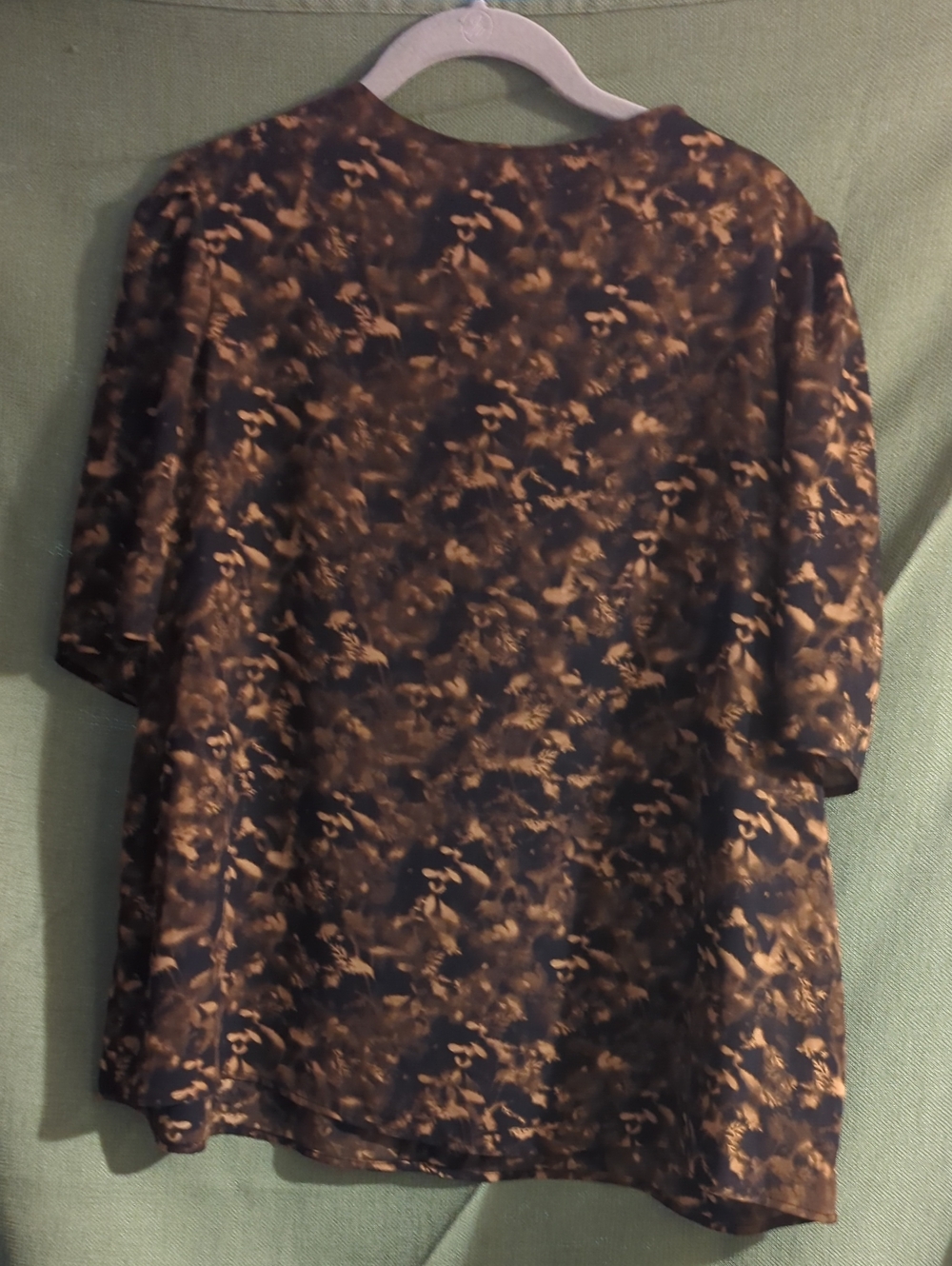 Calvin Klein Short-Sleeve Tee in Black and Brown Abstract Print
